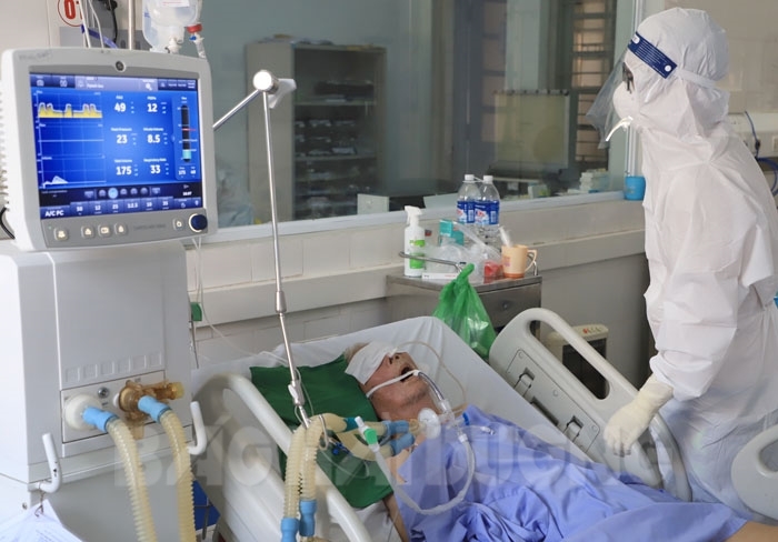 VIDEO: Bệnh viện Phổi Hải Dương tạm dừng tiếp nhận bệnh nhân mắc Covid-19 nặng, nguy kịch 